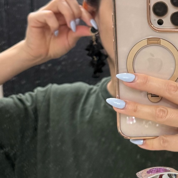 Elegant Black and Tan Earrings Set - Picture 5 of 5